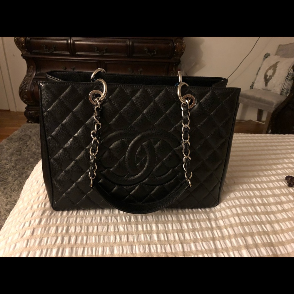 Chanel bag! AUTHENTIC LIKE NEW